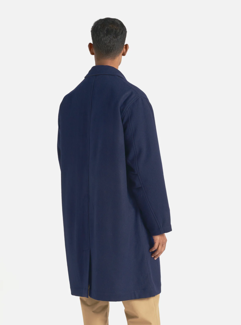 Universal Works Account Coat in Navy Cappotto Oversize