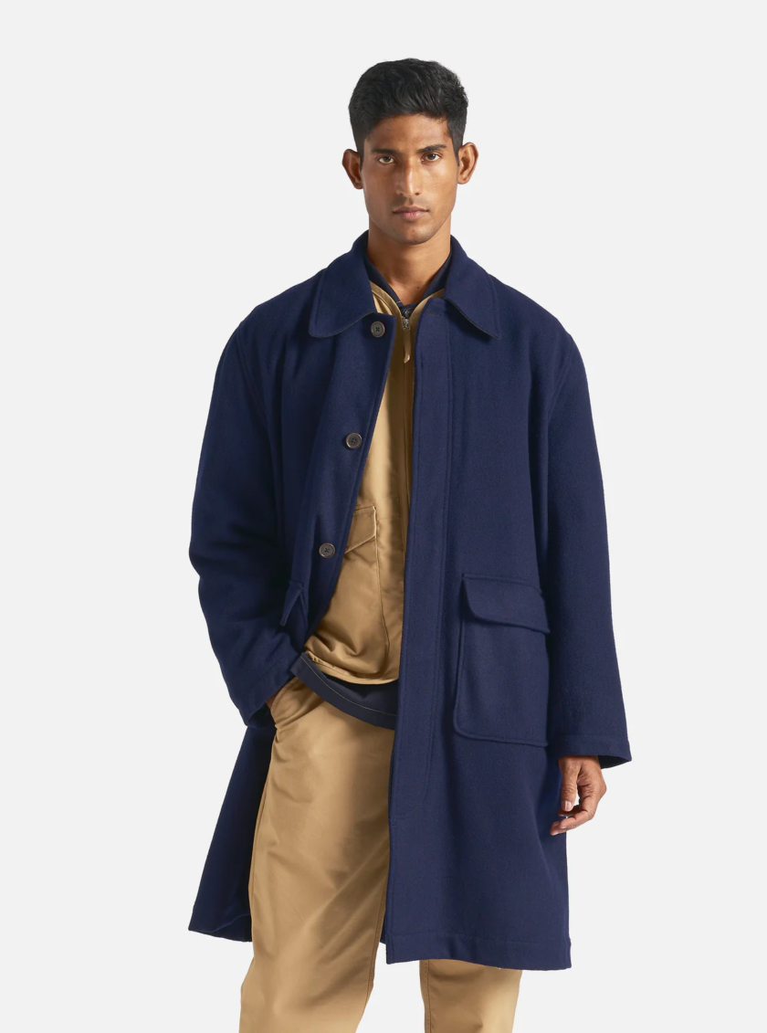 Universal Works Account Coat in Navy Cappotto Oversize