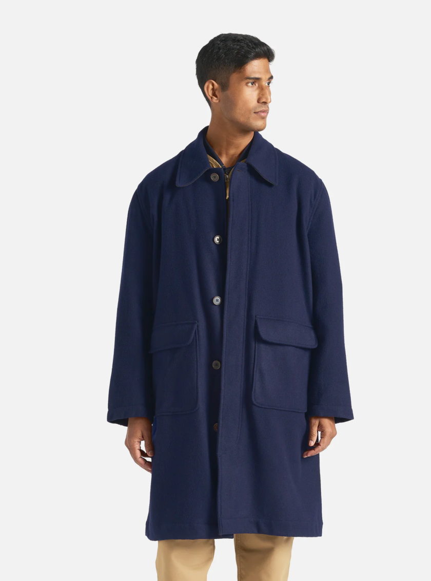 Universal Works Account Coat in Navy Cappotto Oversize